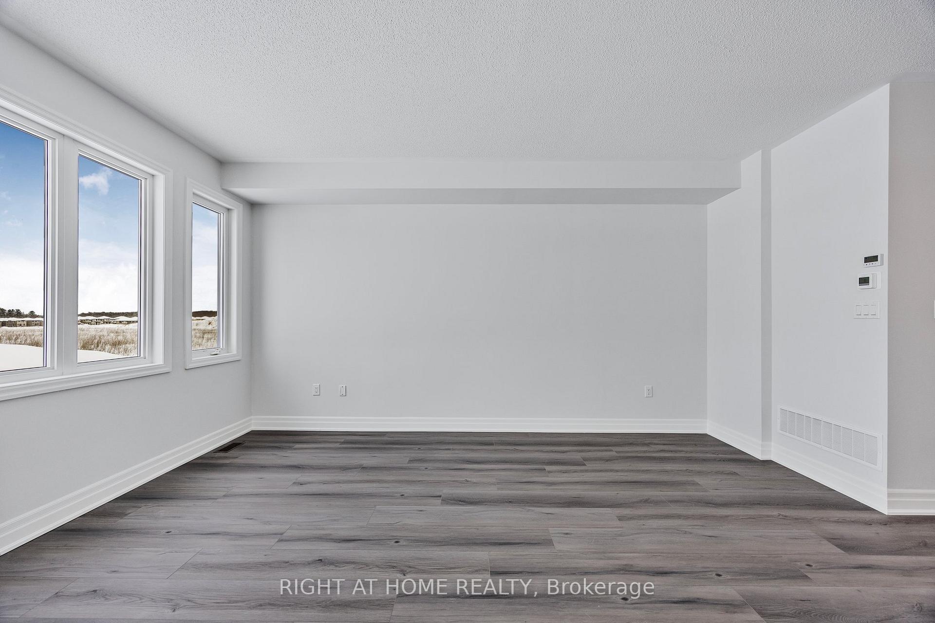 Photo 4 of 127 Union Boulevard, Wasaga Beach — HOMEH