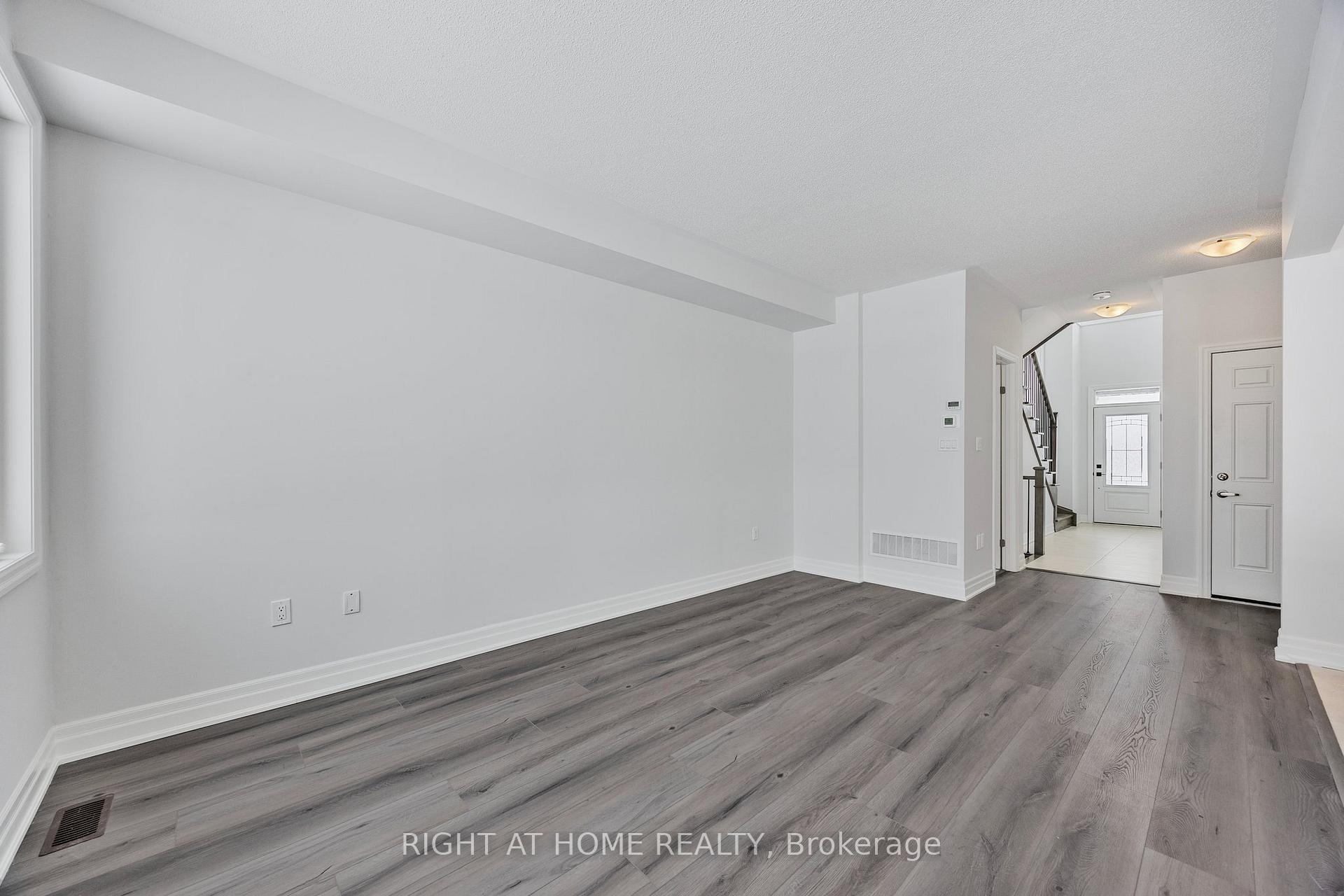 Photo 5 of 127 Union Boulevard, Wasaga Beach — HOMEH