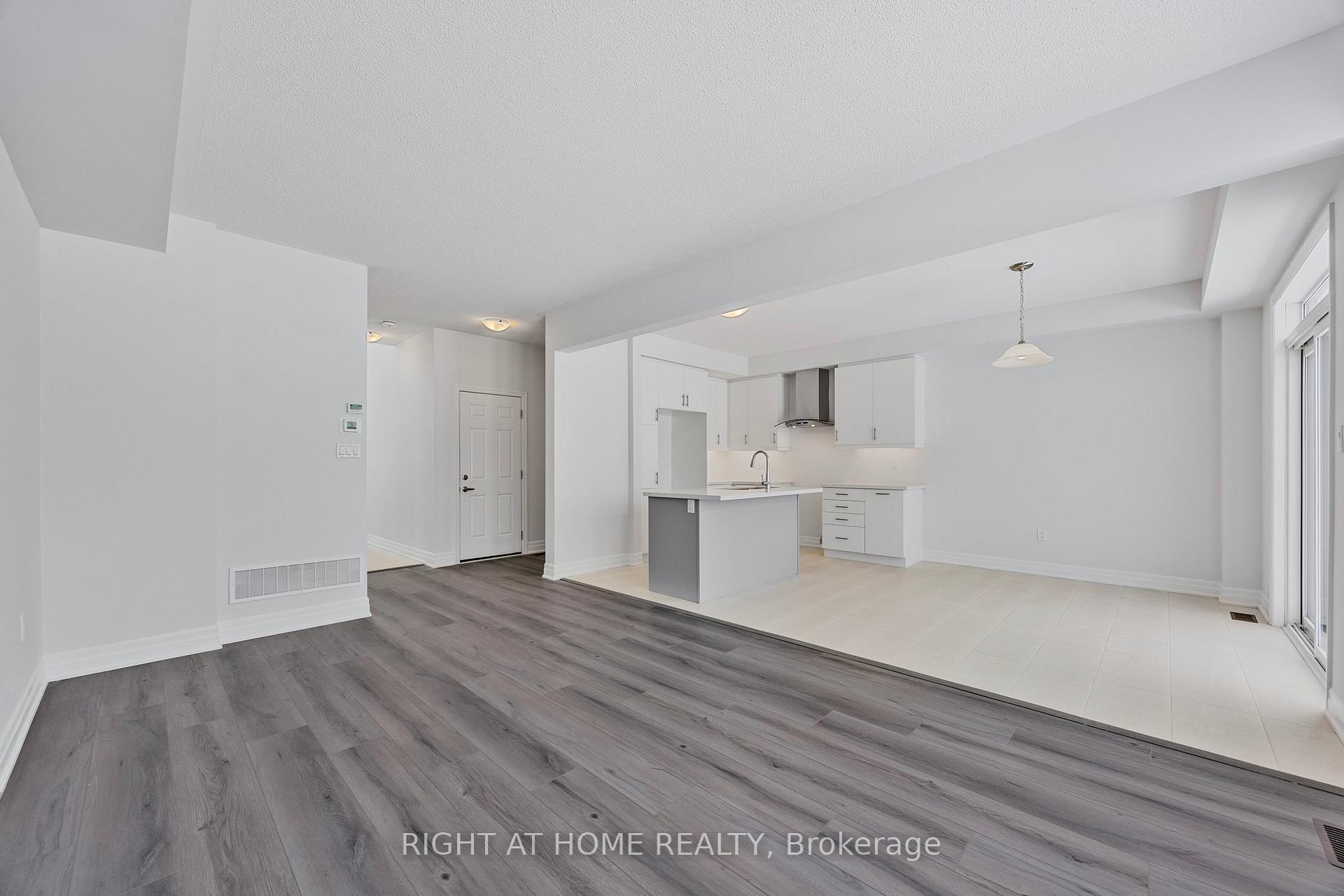 Photo 6 of 127 Union Boulevard, Wasaga Beach — HOMEH