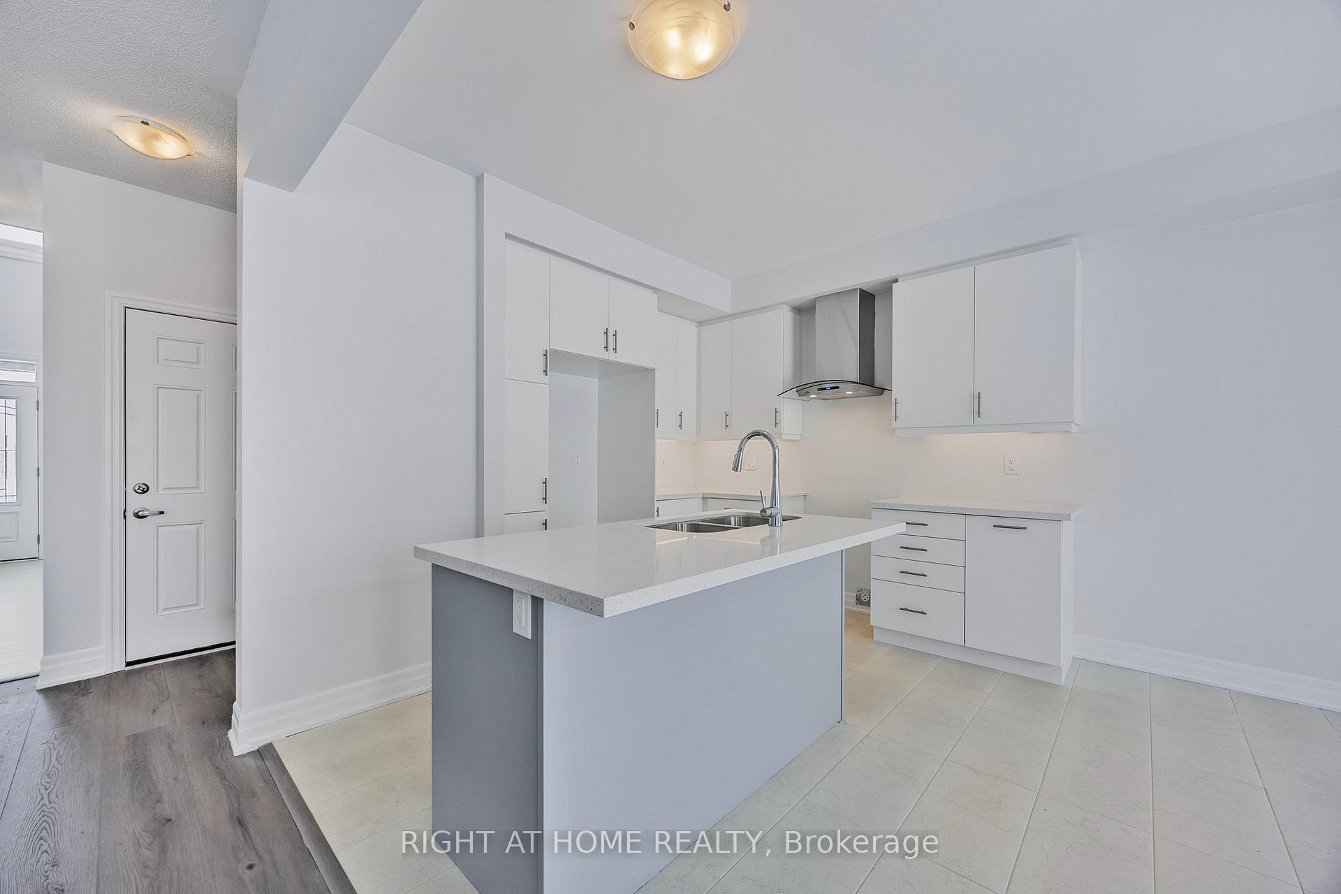 Photo 8 of 127 Union Boulevard, Wasaga Beach — HOMEH