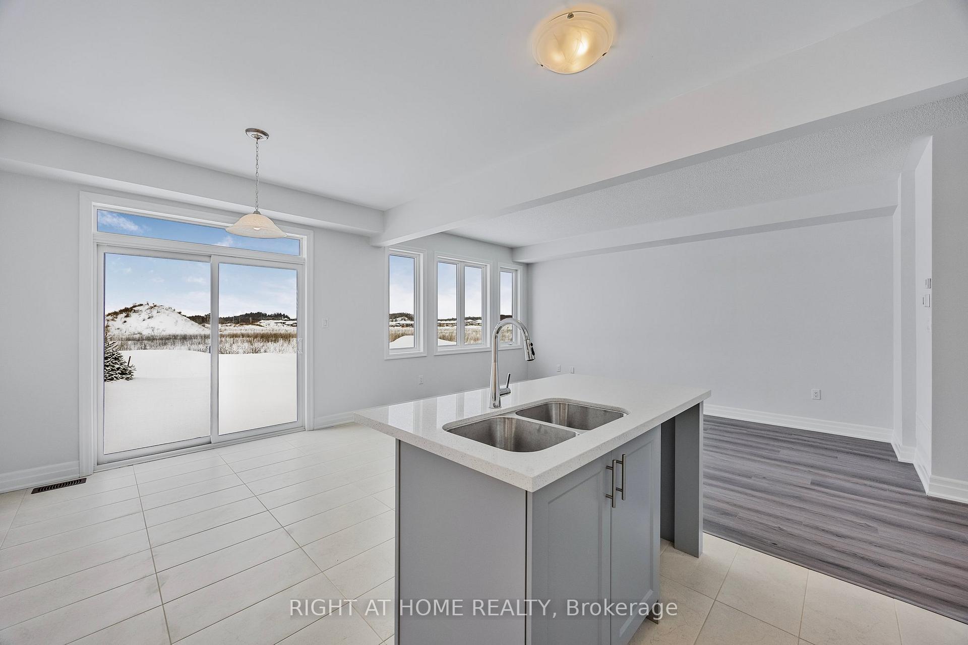Photo 14 of 127 Union Boulevard, Wasaga Beach — HOMEH
