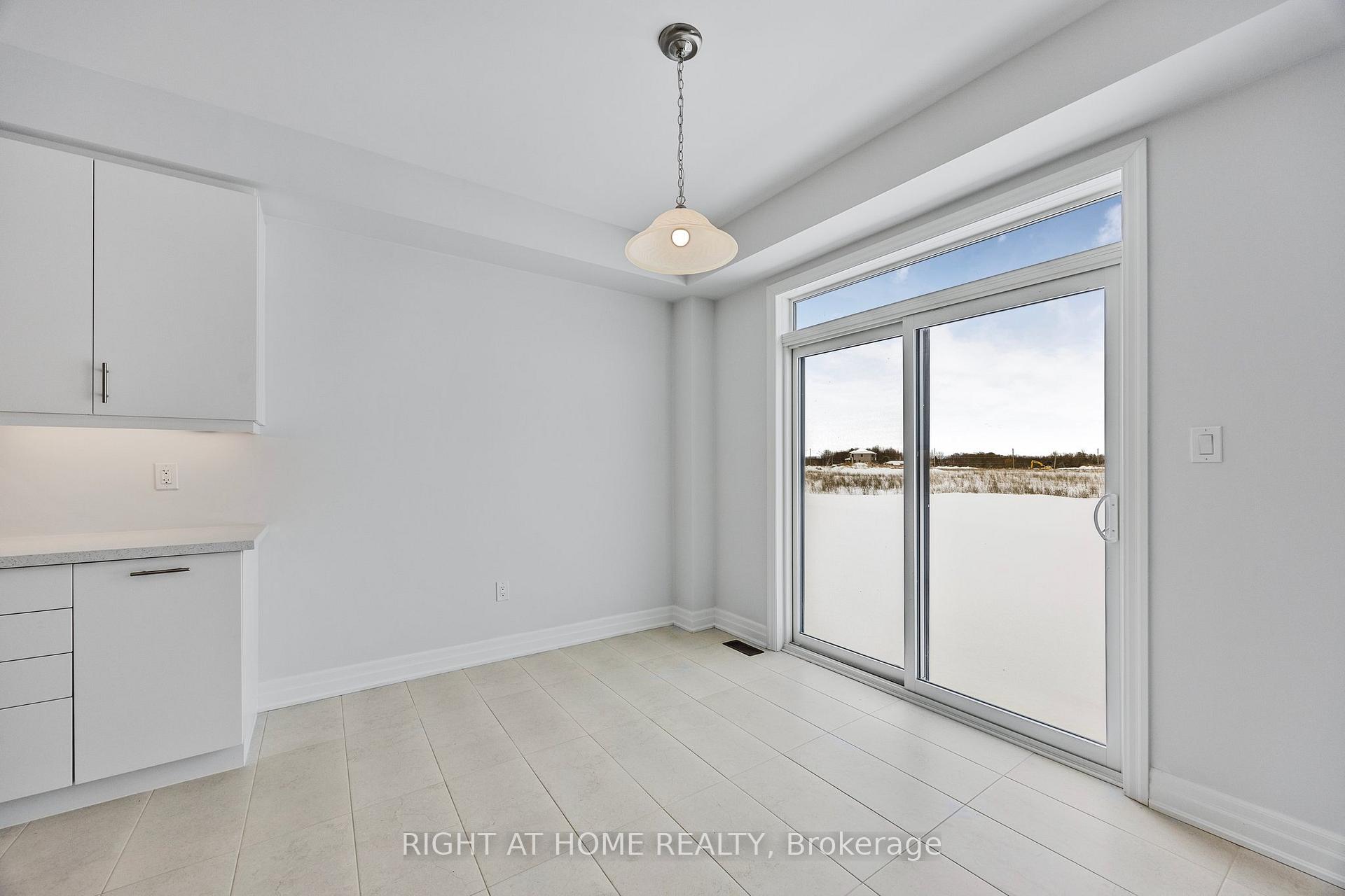 Photo 16 of 127 Union Boulevard, Wasaga Beach — HOMEH