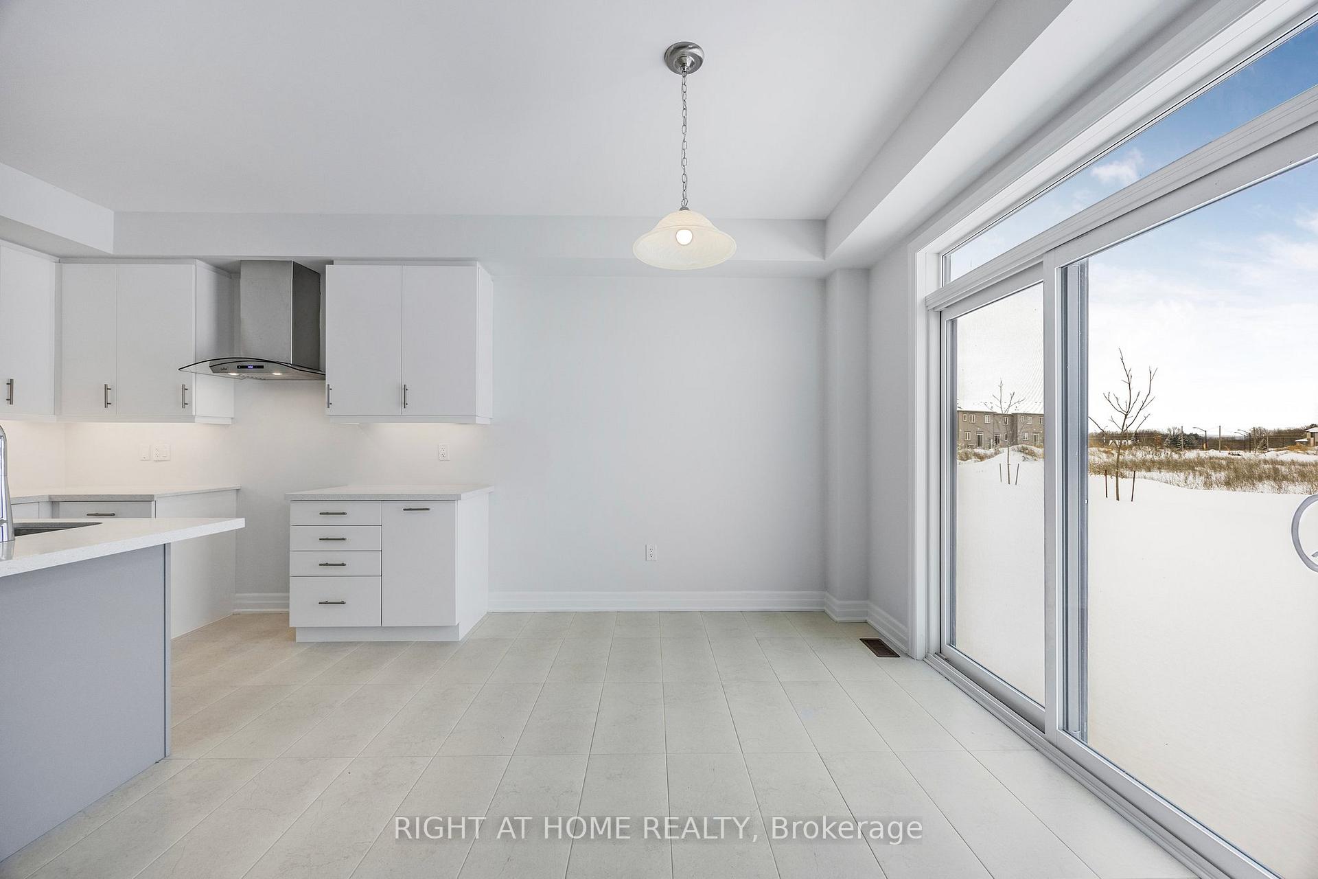 Photo 17 of 127 Union Boulevard, Wasaga Beach — HOMEH