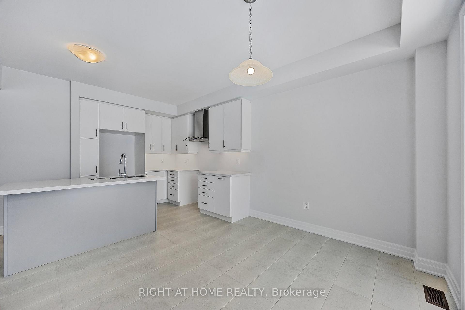 Photo 18 of 127 Union Boulevard, Wasaga Beach — HOMEH
