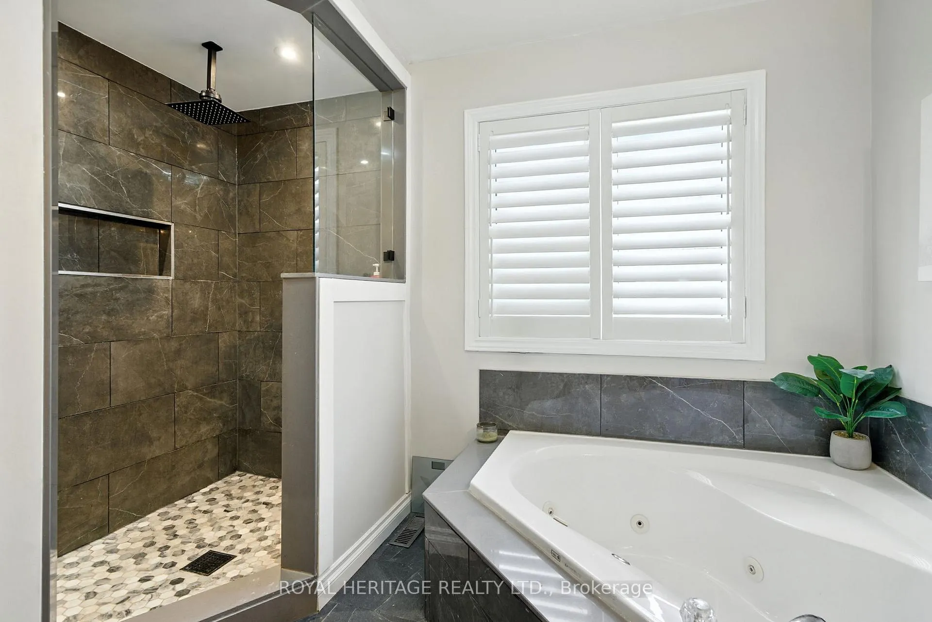Photo 16 of 337 Ferndale Drive S, Barrie, Ardagh — HOMEH