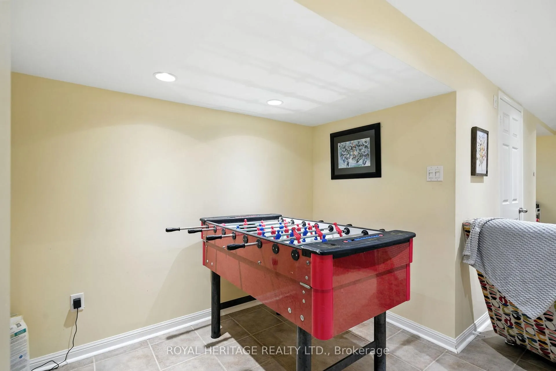 Photo 22 of 337 Ferndale Drive S, Barrie, Ardagh — HOMEH