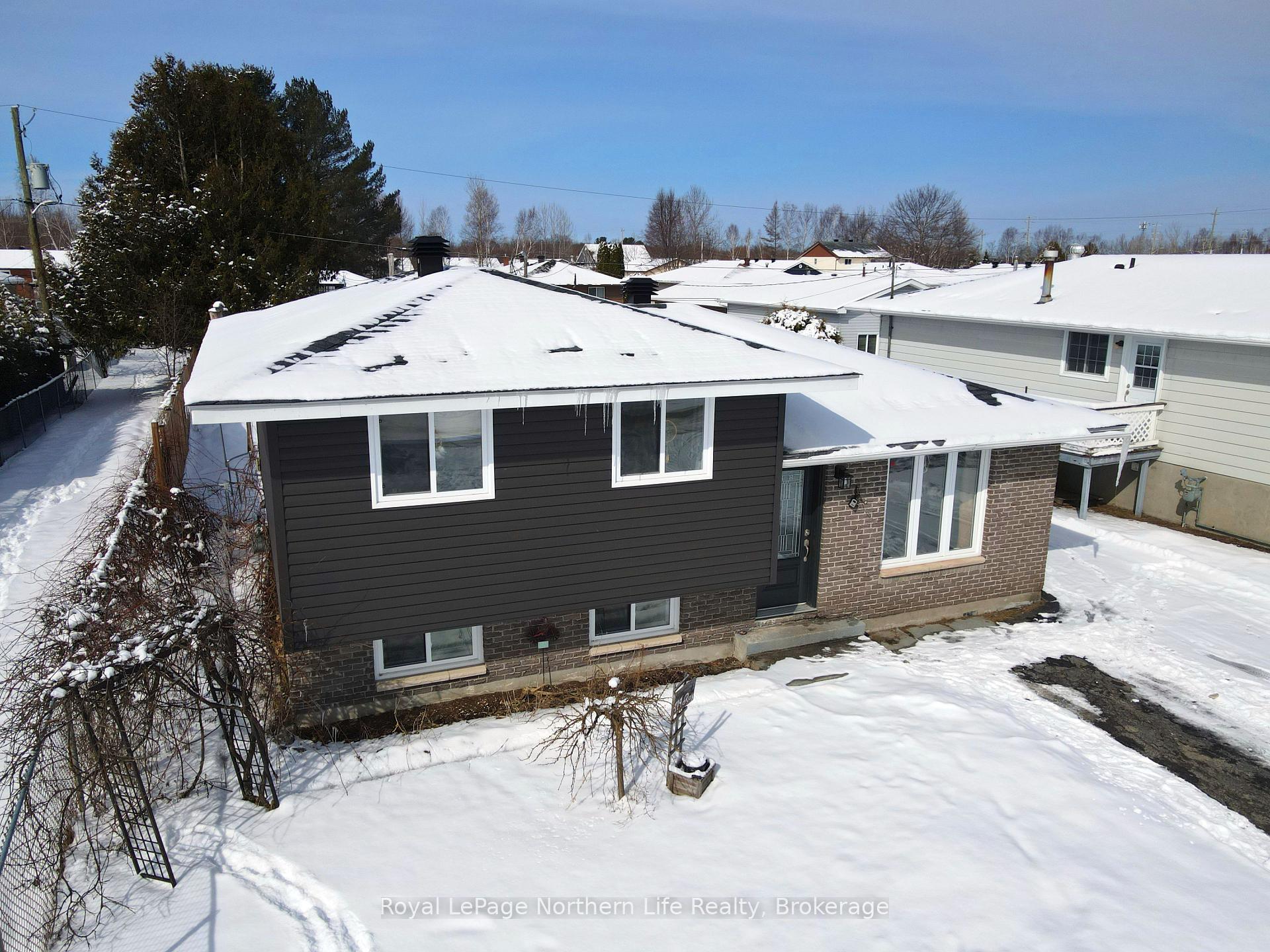 Photo 2 of 419 Roy Street, West Nipissing, Sturgeon Falls — HOMEH