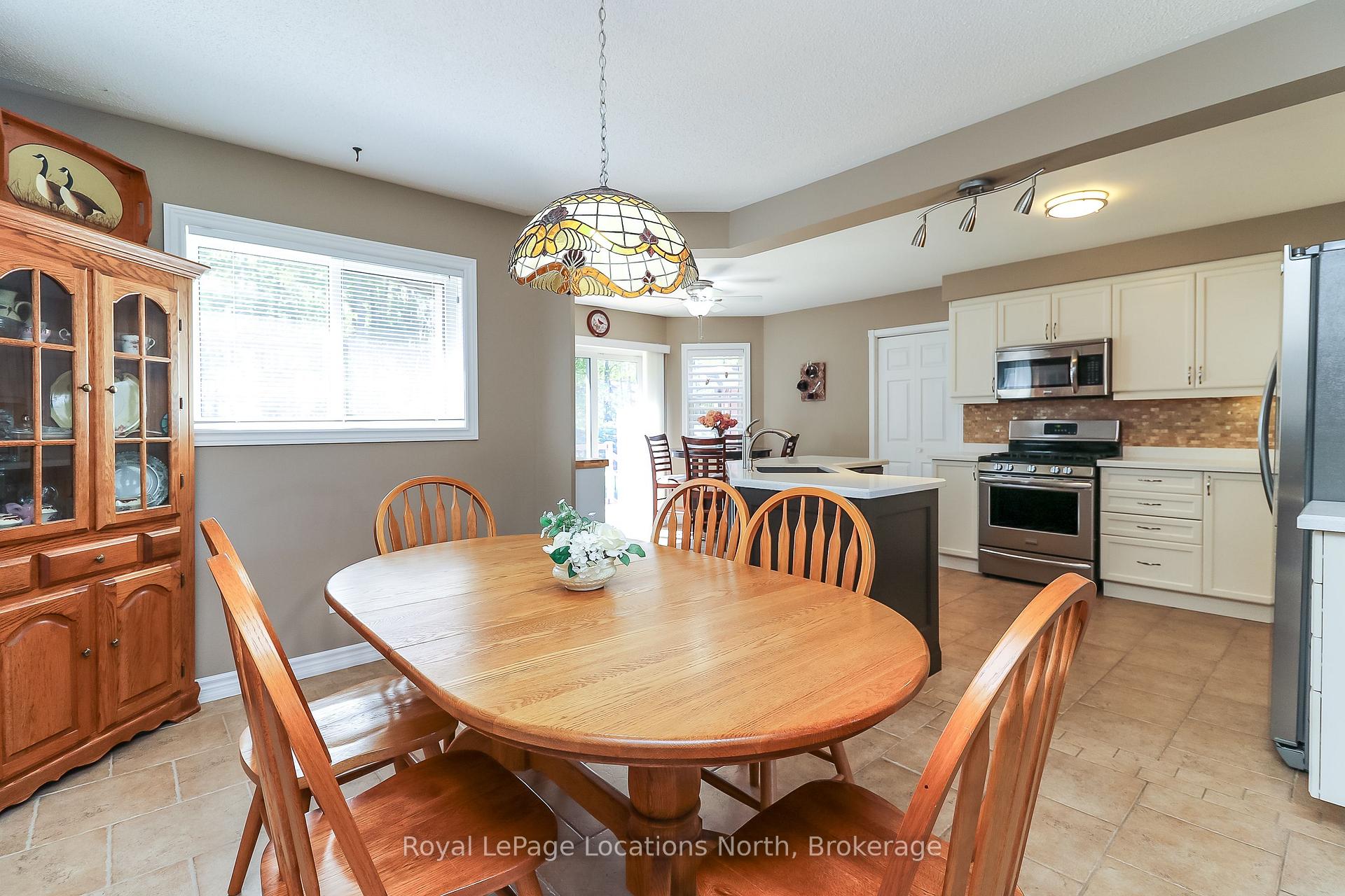 Photo 15 of 60 Leo Boulevard, Wasaga Beach — HOMEH
