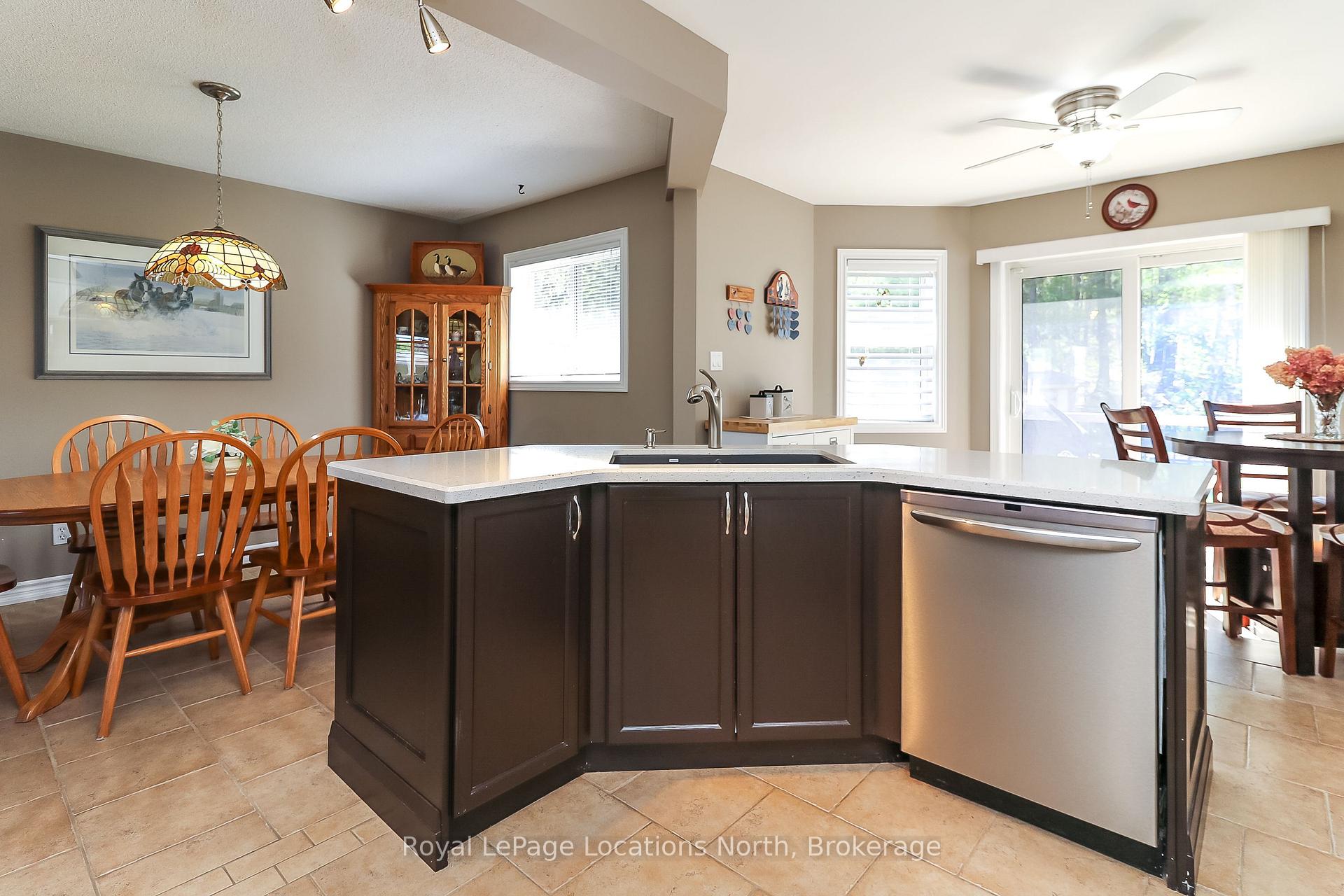 Photo 17 of 60 Leo Boulevard, Wasaga Beach — HOMEH