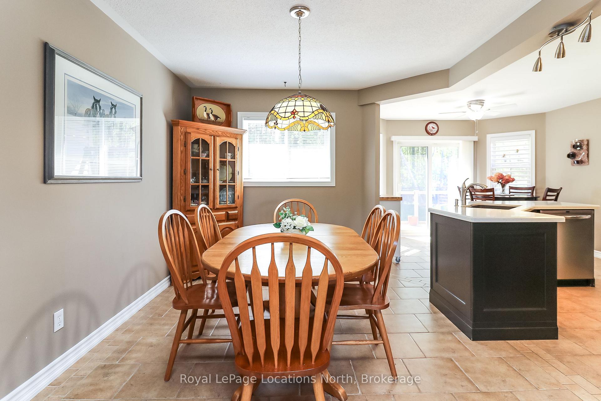 Photo 20 of 60 Leo Boulevard, Wasaga Beach — HOMEH