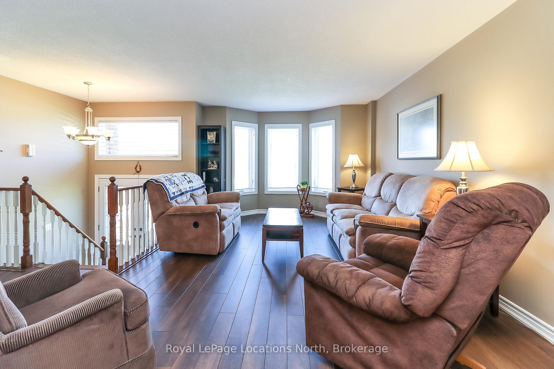 Photo 24 of 60 Leo Boulevard, Wasaga Beach — HOMEH