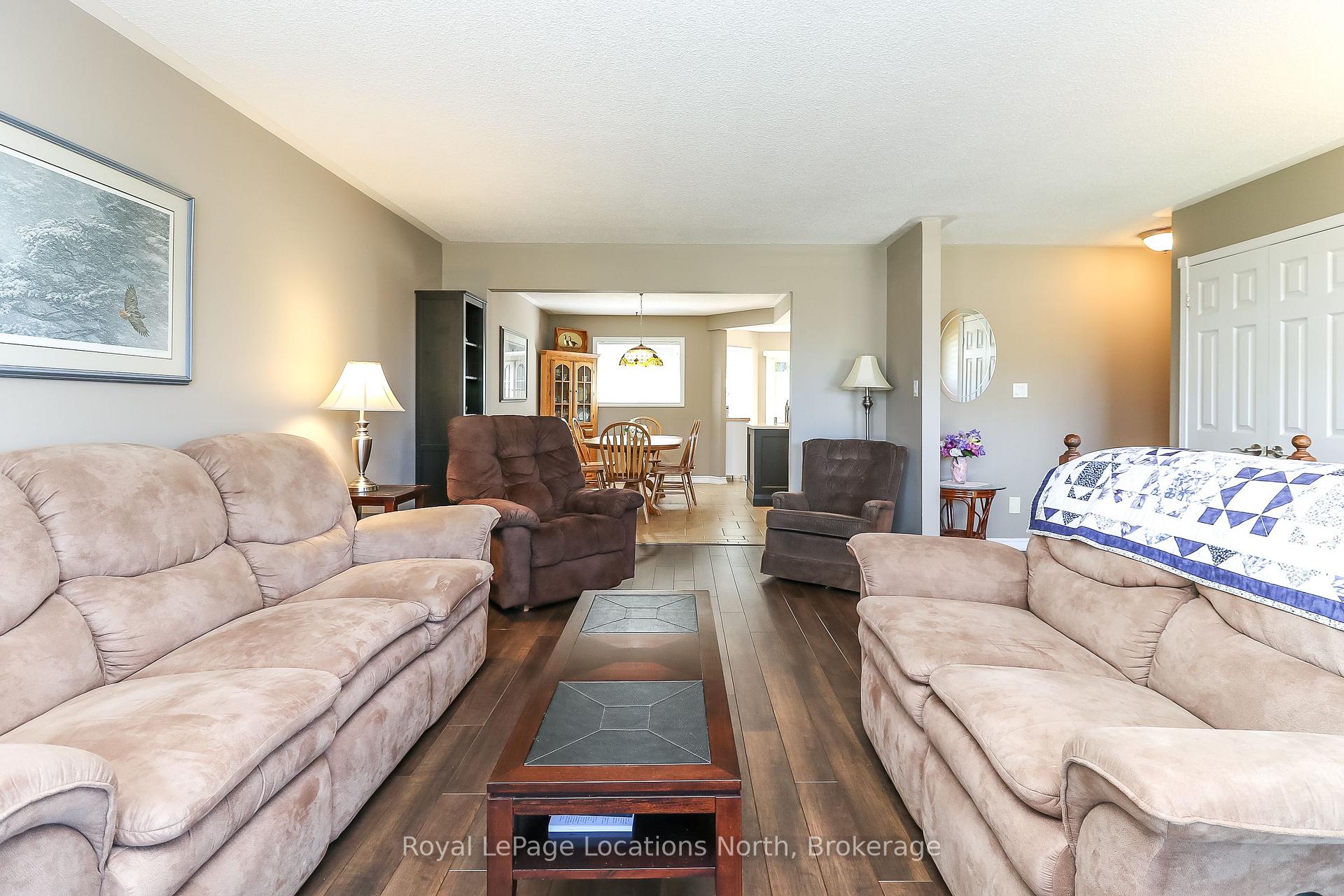 Photo 26 of 60 Leo Boulevard, Wasaga Beach — HOMEH