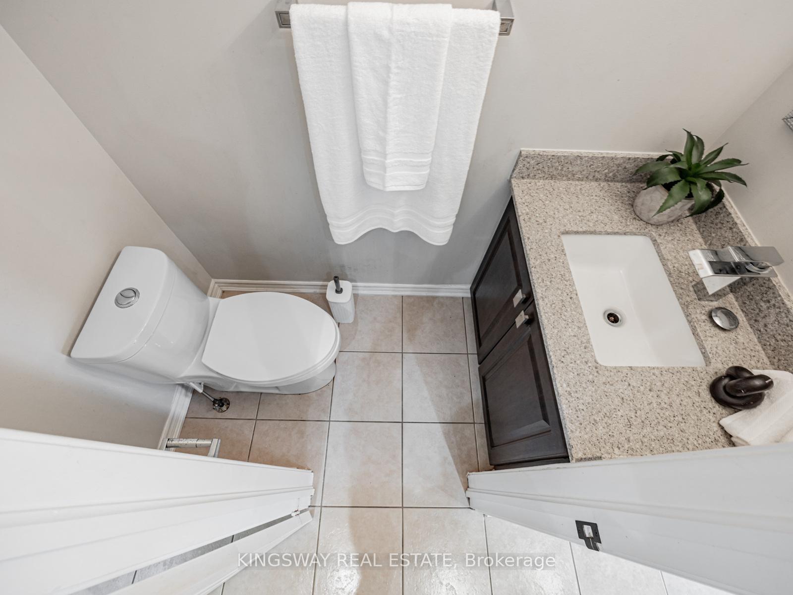 Photo 15 of 150 Kirkland Place, Whitby, Williamsburg — HOMEH
