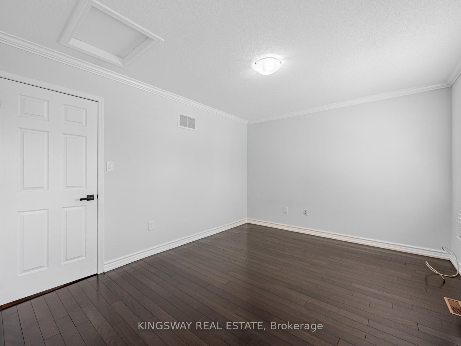 Photo 25 of 150 Kirkland Place, Whitby, Williamsburg — HOMEH