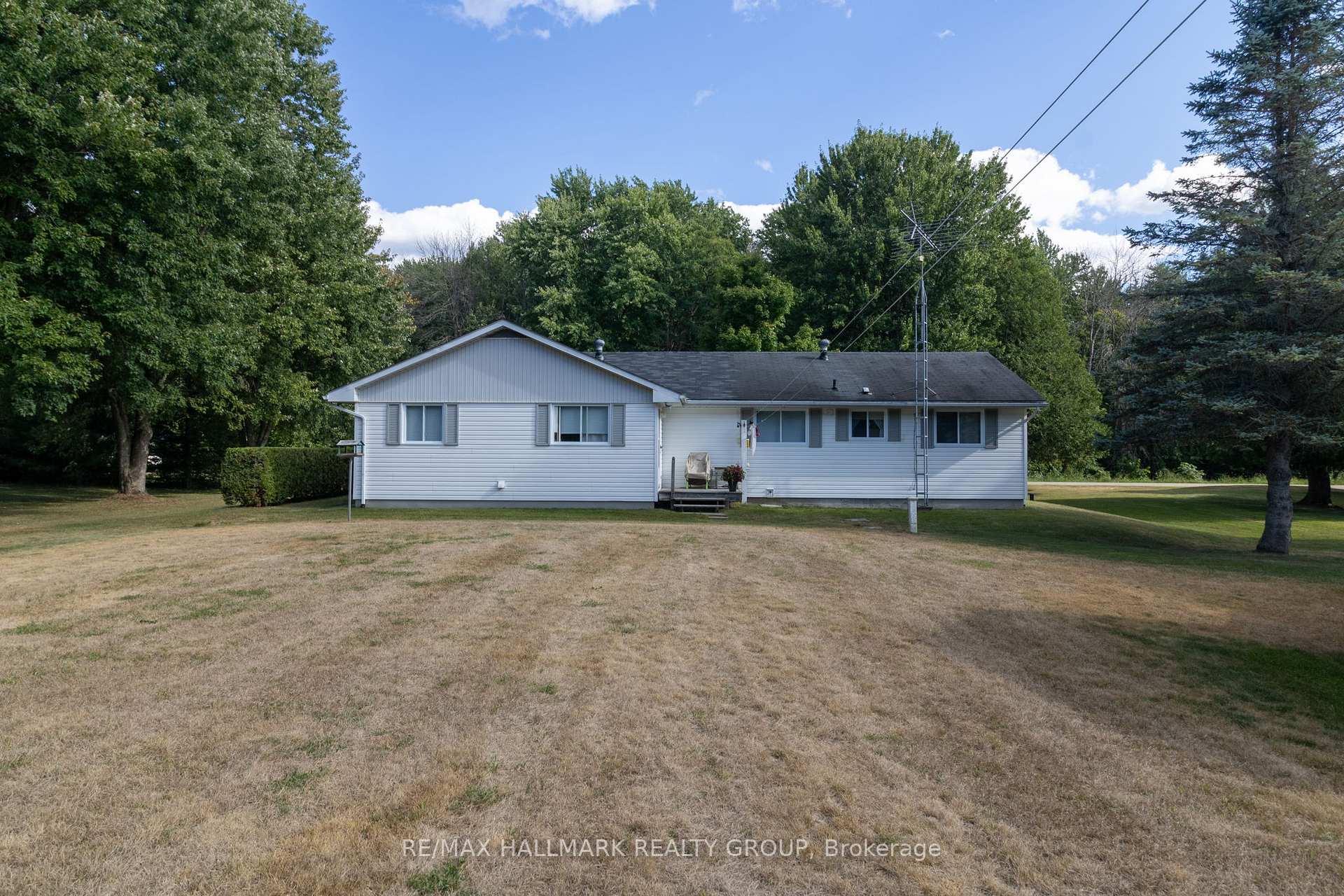 Photo 12 of 5542 Algonquin Road, Augusta, Augusta Twp — HOMEH