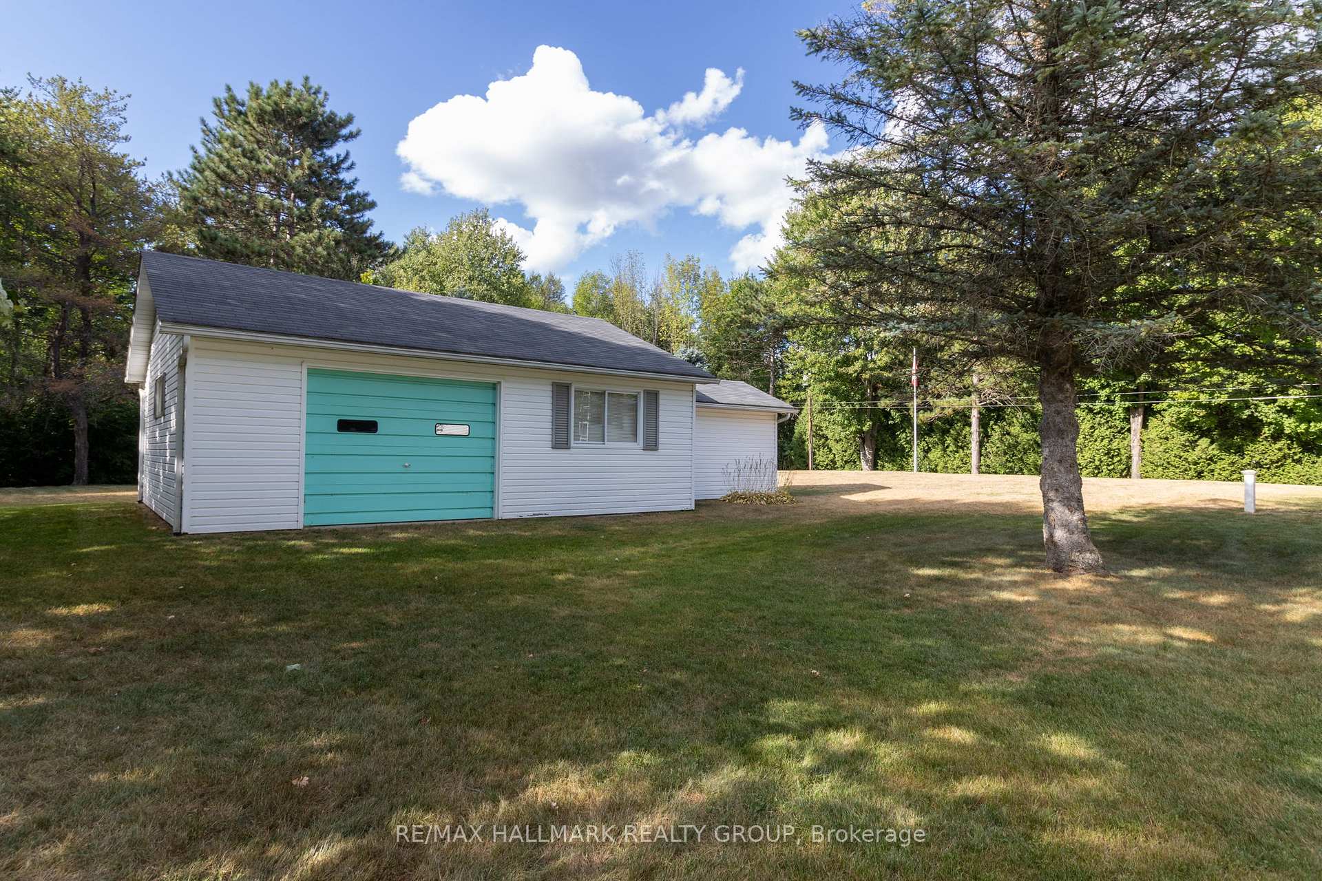 Photo 4 of 5542 Algonquin Road, Augusta, Augusta Twp — HOMEH