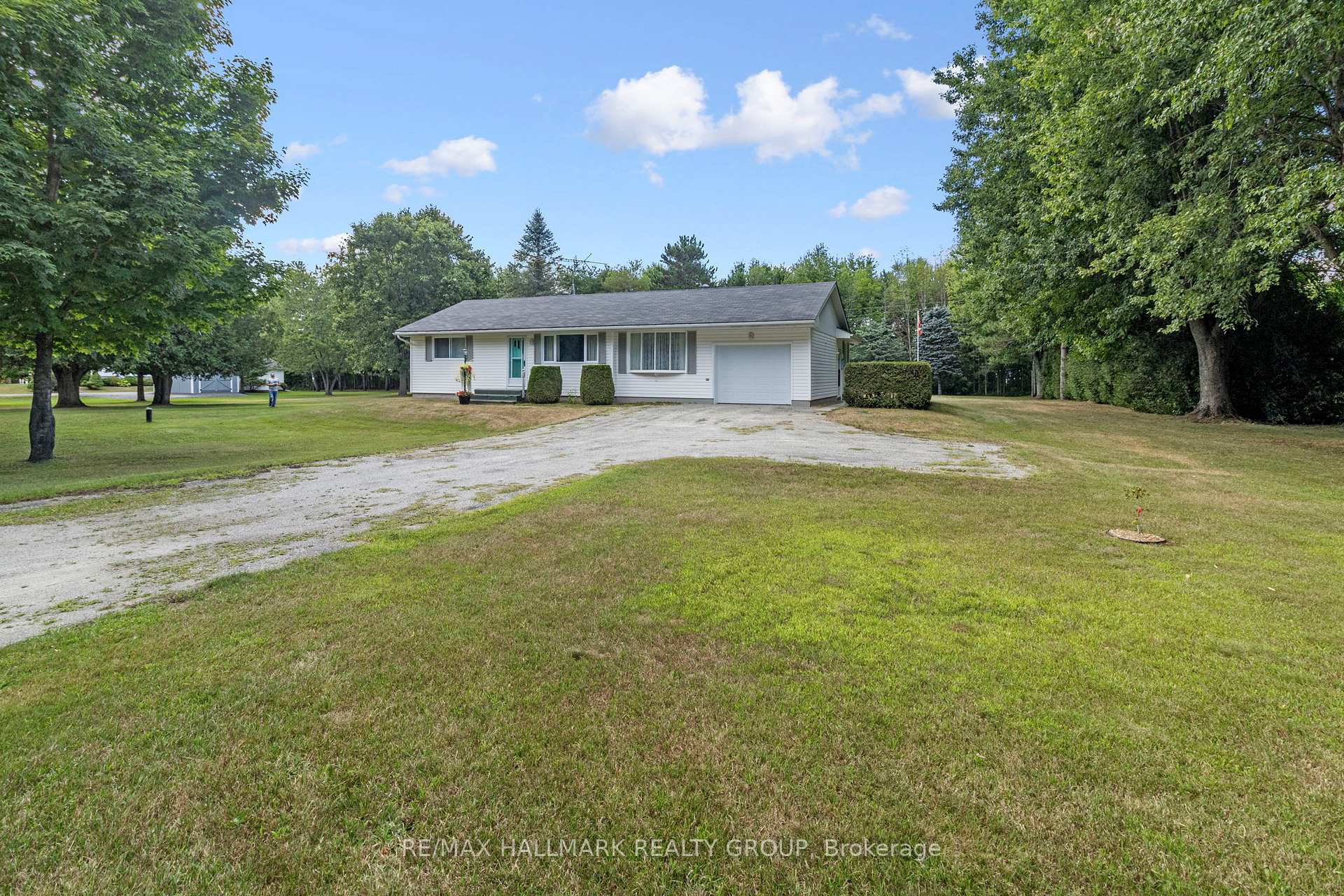 Photo 8 of 5542 Algonquin Road, Augusta, Augusta Twp — HOMEH