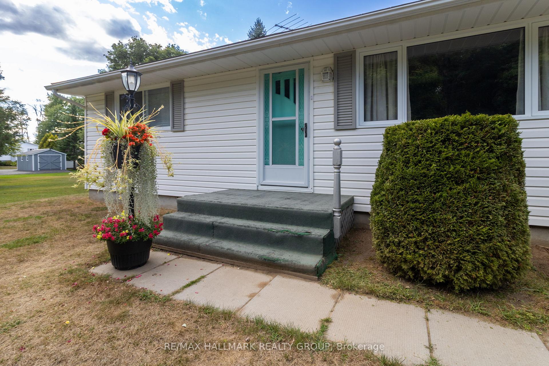 Photo 6 of 5542 Algonquin Road, Augusta, Augusta Twp — HOMEH