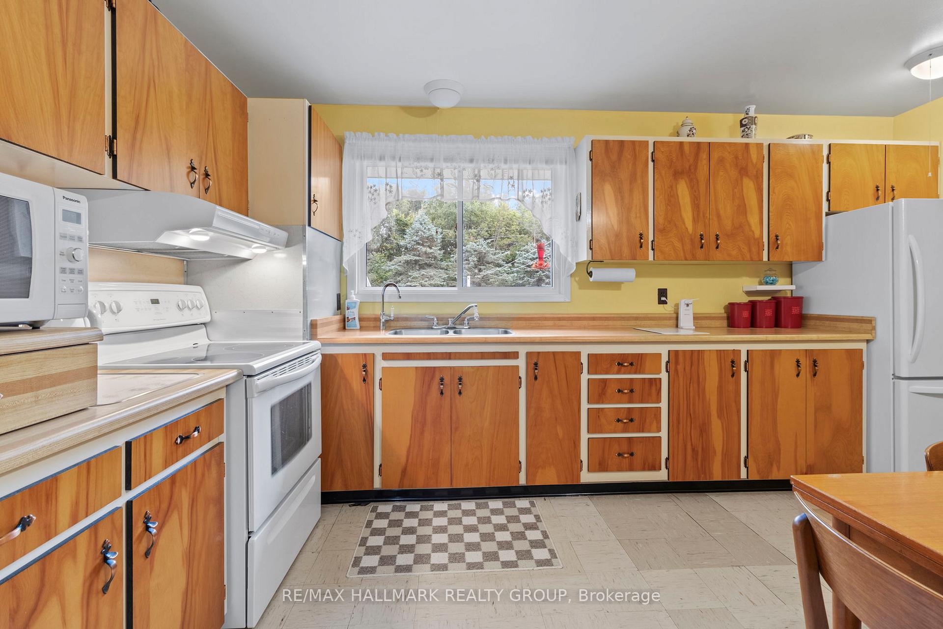 Photo 20 of 5542 Algonquin Road, Augusta, Augusta Twp — HOMEH