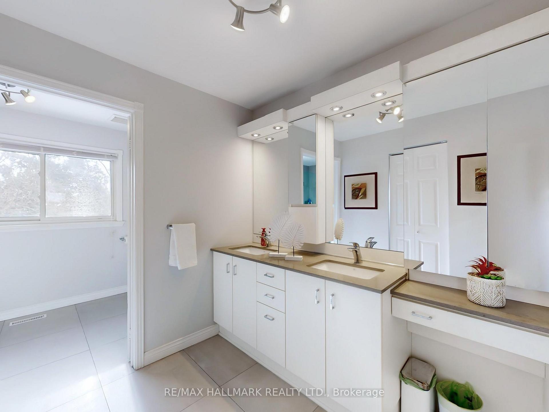 Photo 24 of 29 Briarwood Road, Markham, Unionville — HOMEH