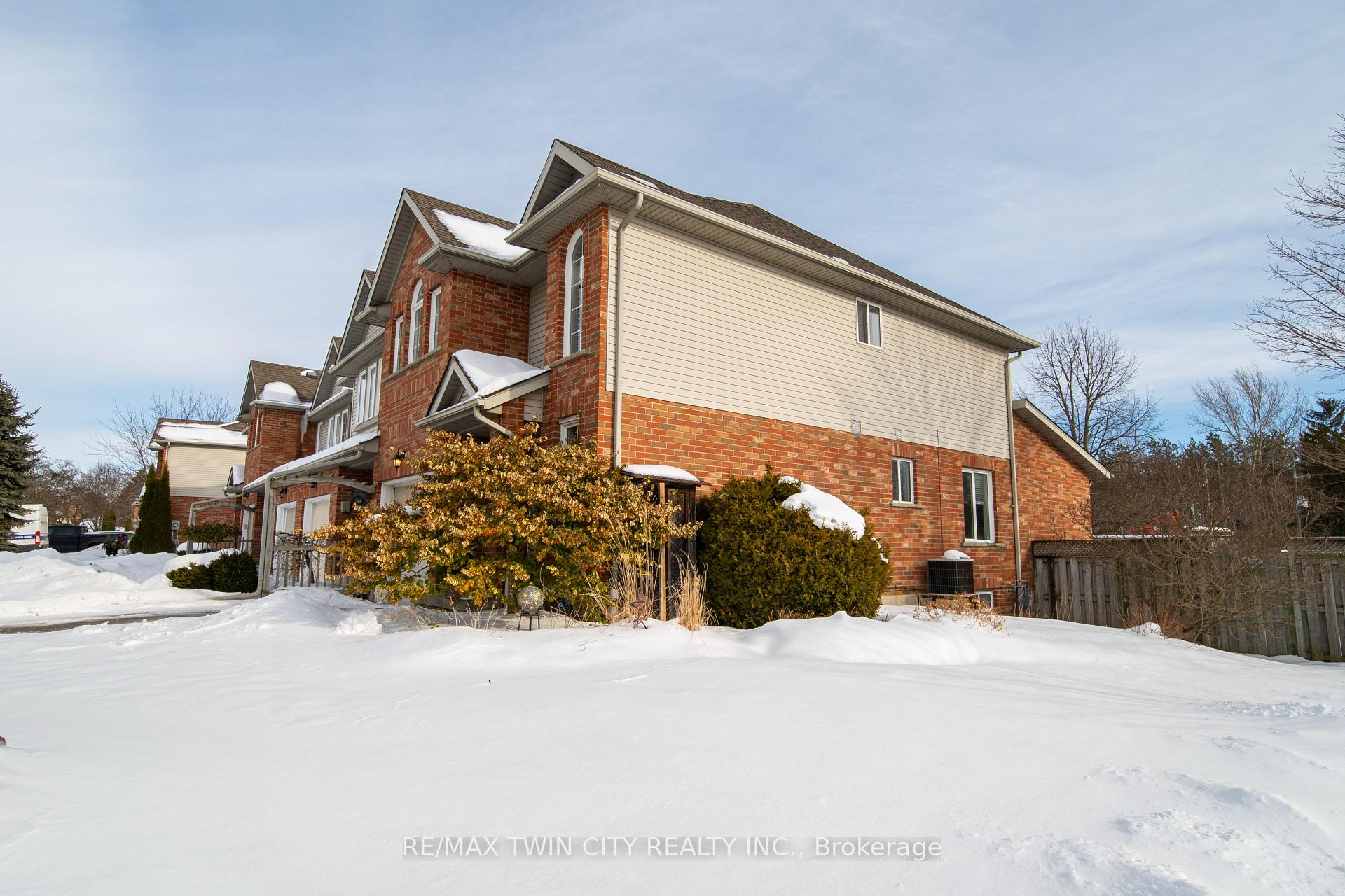 Photo 3 of 615 Inglis Falls Place, Waterloo — HOMEH
