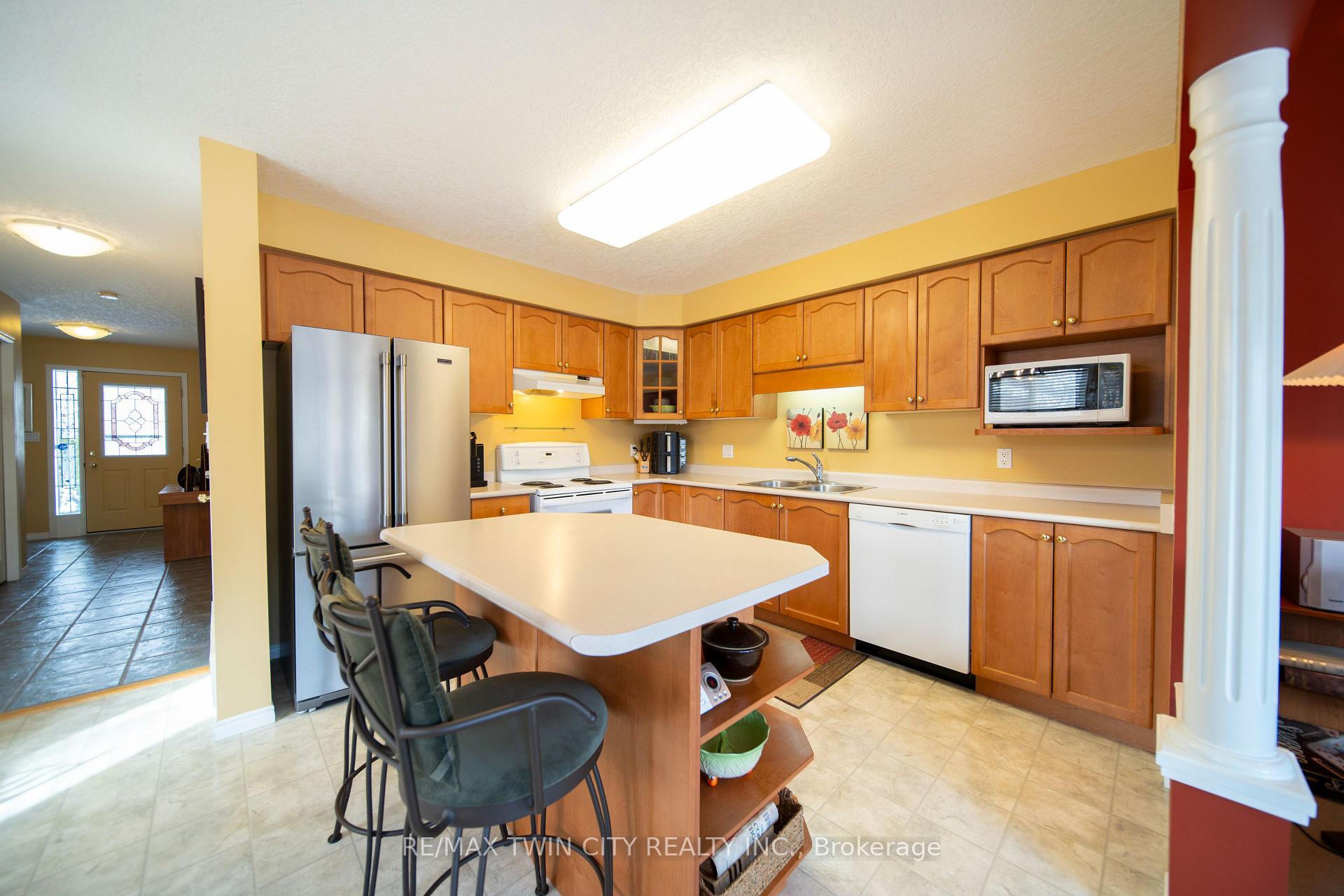 Photo 12 of 615 Inglis Falls Place, Waterloo — HOMEH
