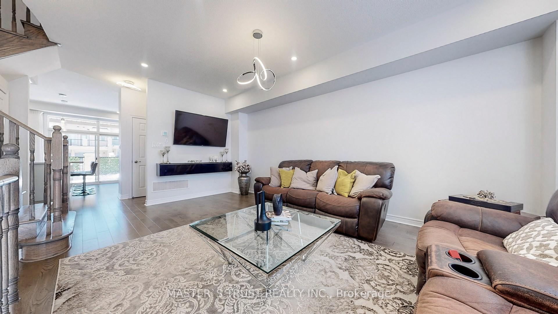 Photo 5 of 62 Campobello Street, Vaughan, Patterson — HOMEH