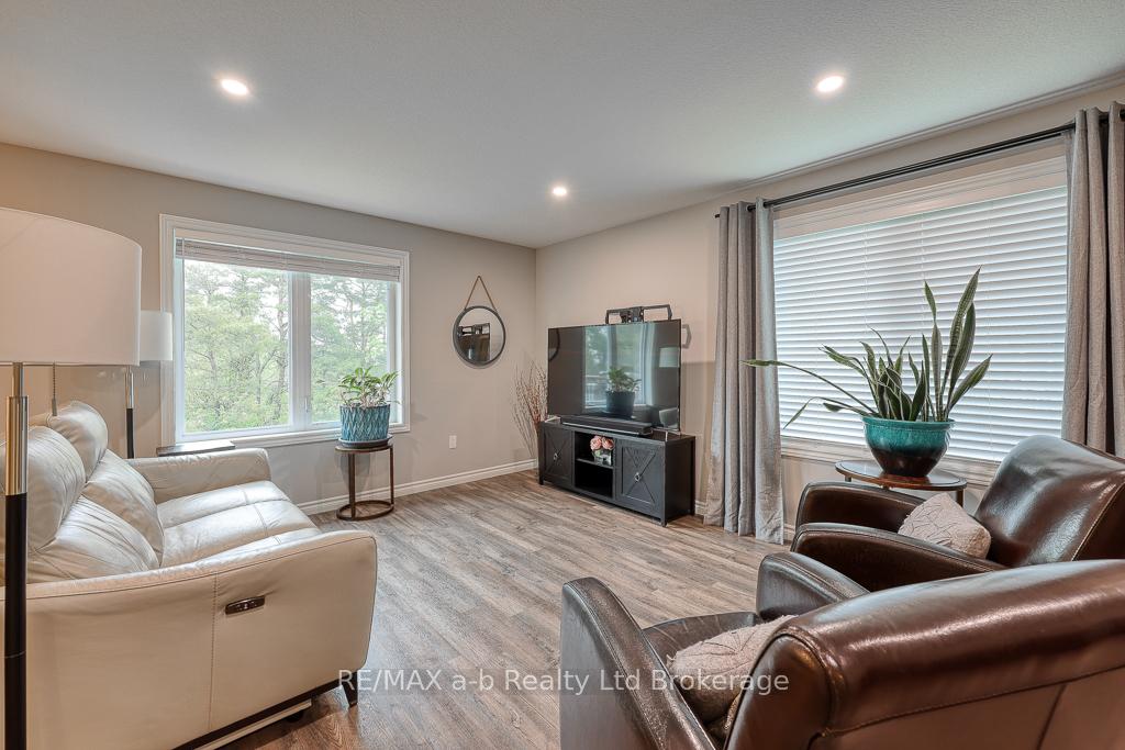 Photo 15 of 60 James Street, Zorra, Embro — HOMEH