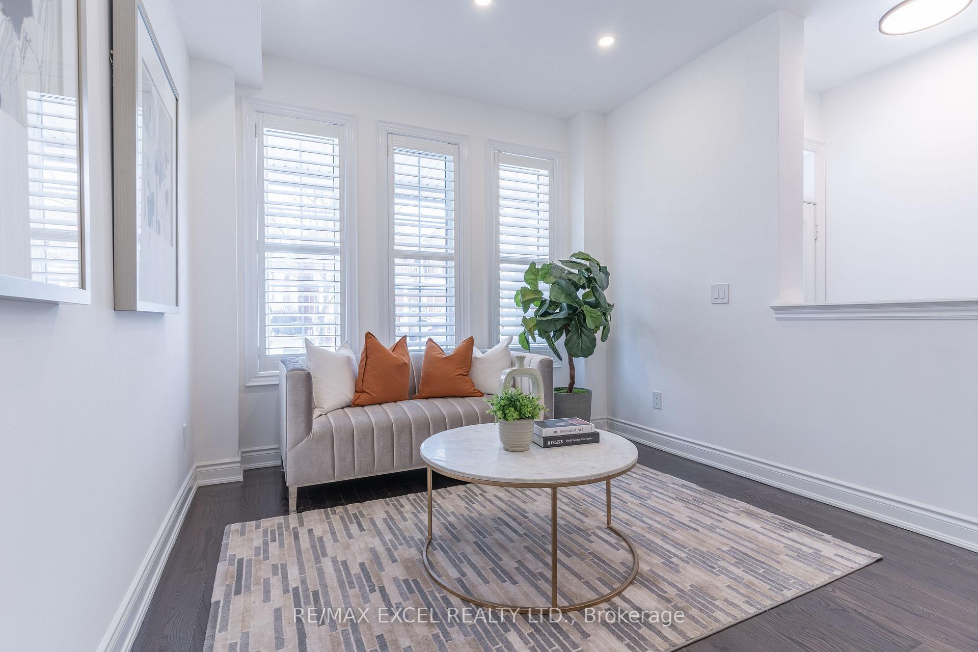 Photo 11 of 13 Sisina Avenue, Markham, Cathedraltown — HOMEH