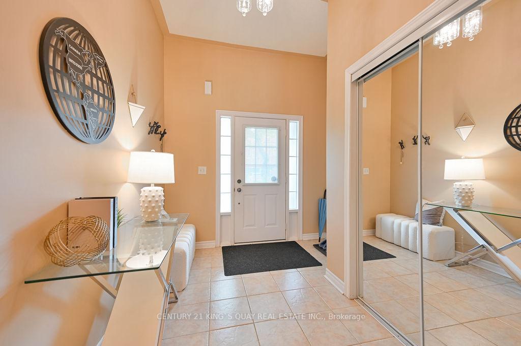 Photo 3 of 83 Daniel Reaman Crescent, Vaughan, Patterson — HOMEH