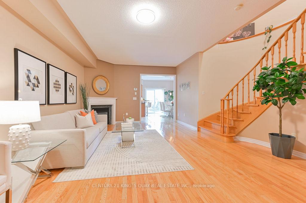 Photo 5 of 83 Daniel Reaman Crescent, Vaughan, Patterson — HOMEH