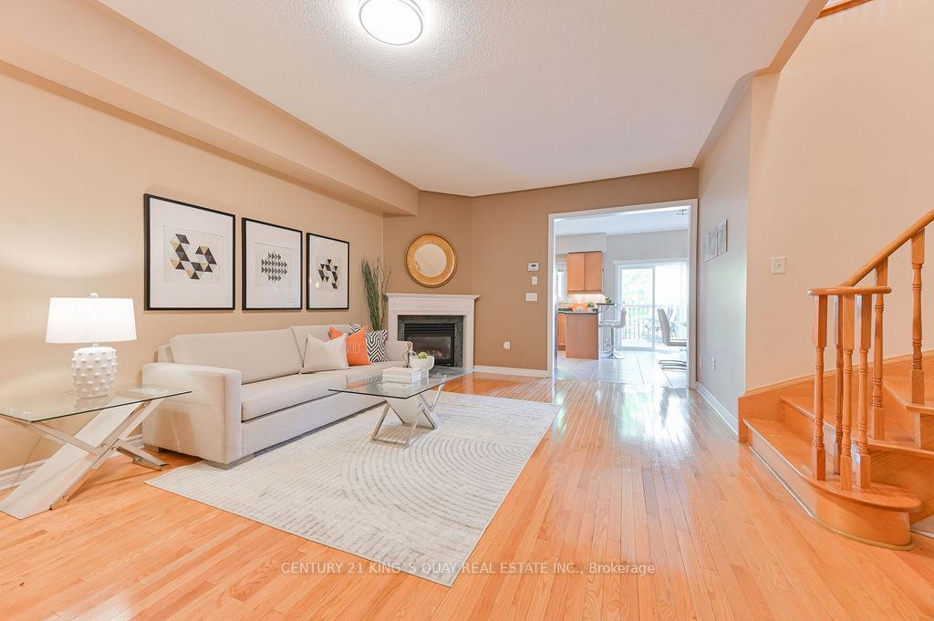 Photo 6 of 83 Daniel Reaman Crescent, Vaughan, Patterson — HOMEH