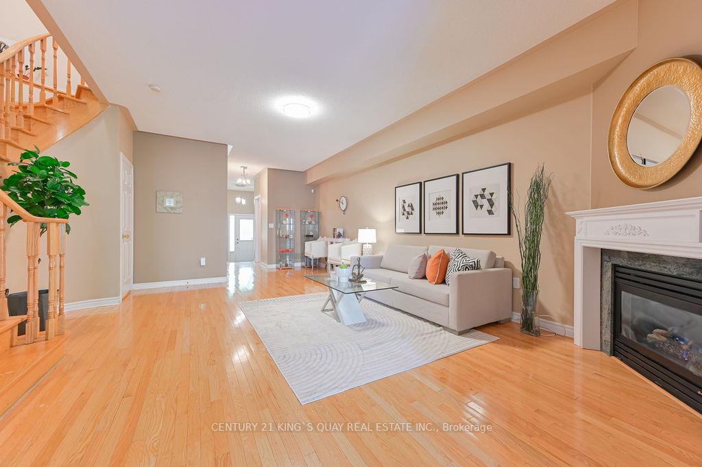 Photo 7 of 83 Daniel Reaman Crescent, Vaughan, Patterson — HOMEH