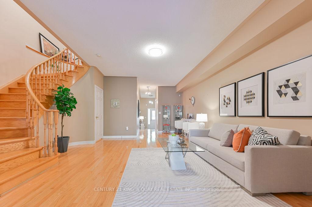 Photo 8 of 83 Daniel Reaman Crescent, Vaughan, Patterson — HOMEH