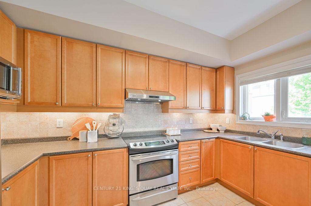Photo 12 of 83 Daniel Reaman Crescent, Vaughan, Patterson — HOMEH