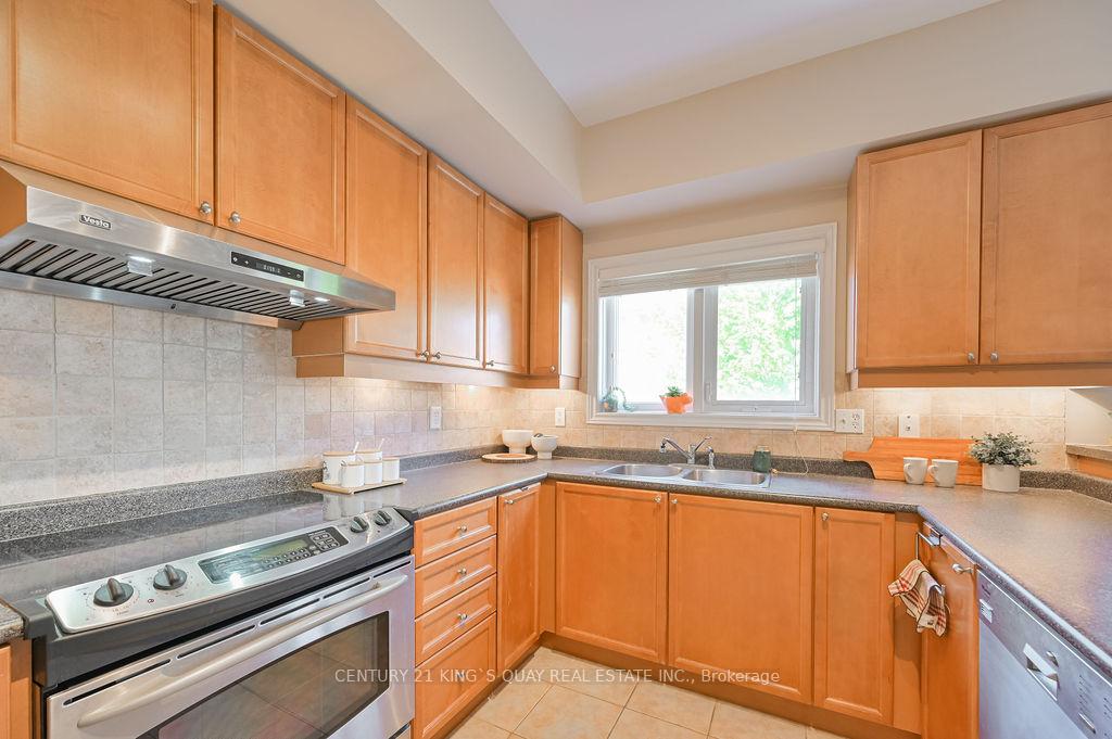 Photo 13 of 83 Daniel Reaman Crescent, Vaughan, Patterson — HOMEH