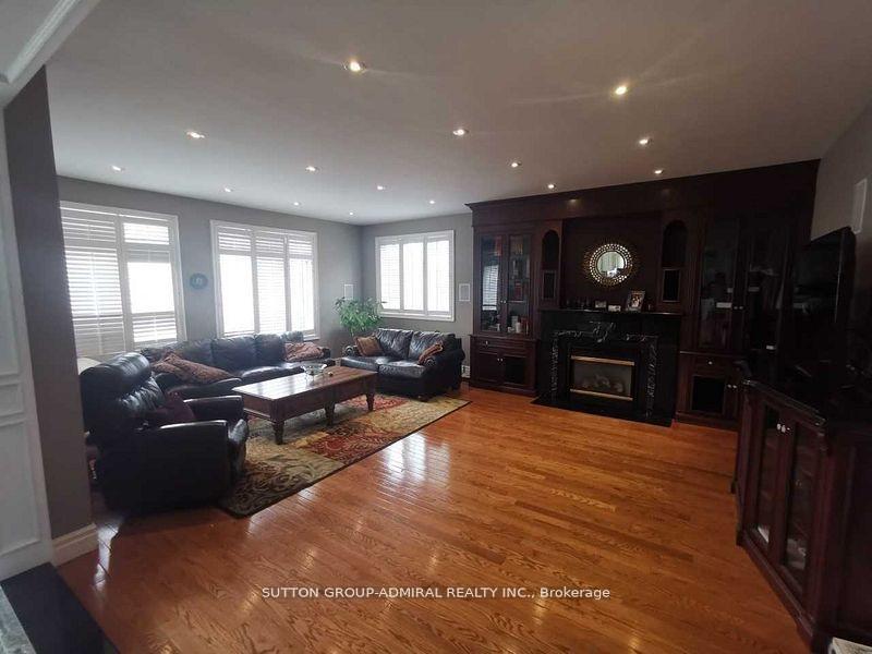 Photo 8 of 46 Humberview Drive, Vaughan, Islington Woods — HOMEH
