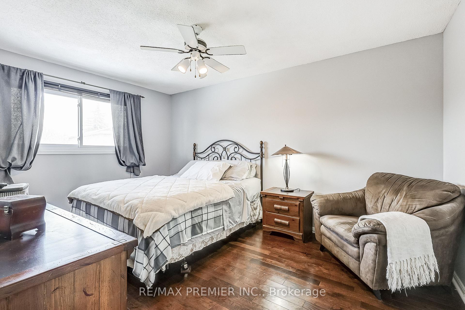 Photo 23 of 22 Whiteoak Court, Markham, Sherwood-Amberglen — HOMEH