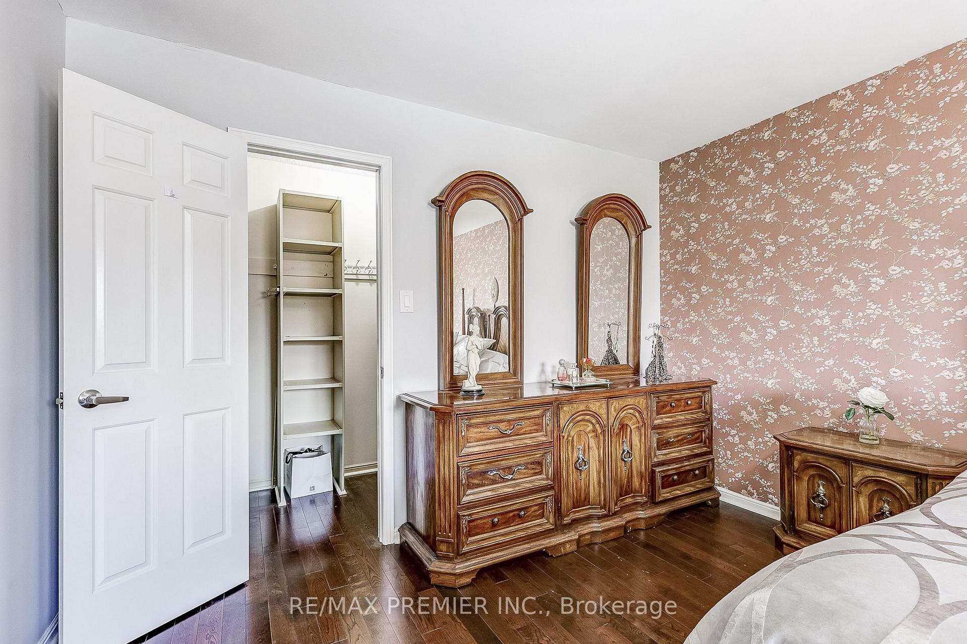 Photo 28 of 22 Whiteoak Court, Markham, Sherwood-Amberglen — HOMEH