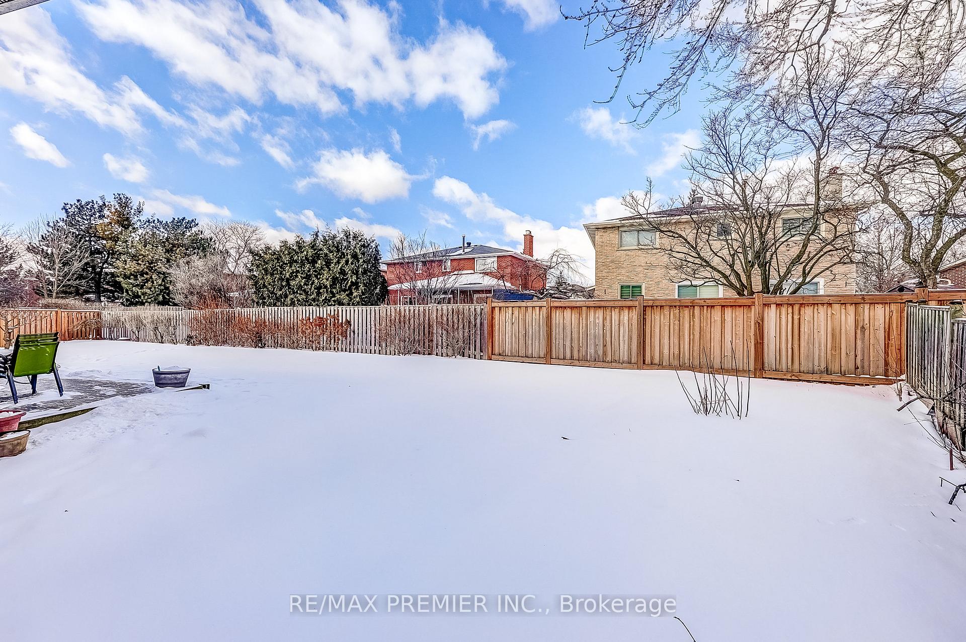 Photo 37 of 22 Whiteoak Court, Markham, Sherwood-Amberglen — HOMEH