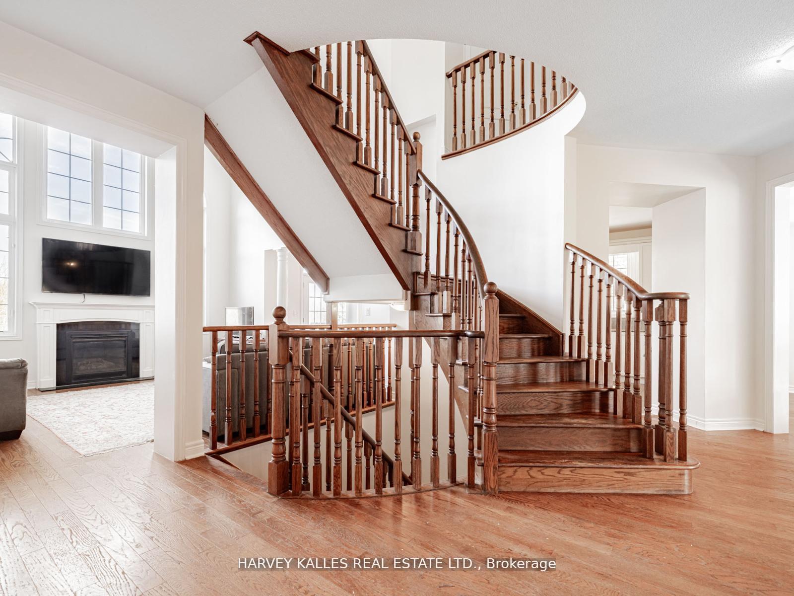 Photo 7 of 41 William Bowes Boulevard, Vaughan, Patterson — HOMEH