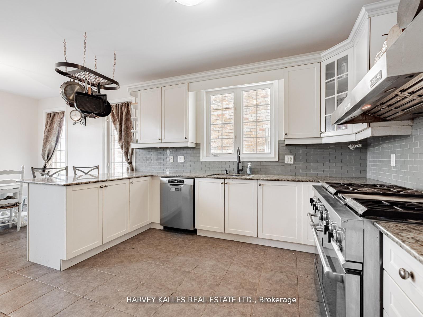 Photo 12 of 41 William Bowes Boulevard, Vaughan, Patterson — HOMEH