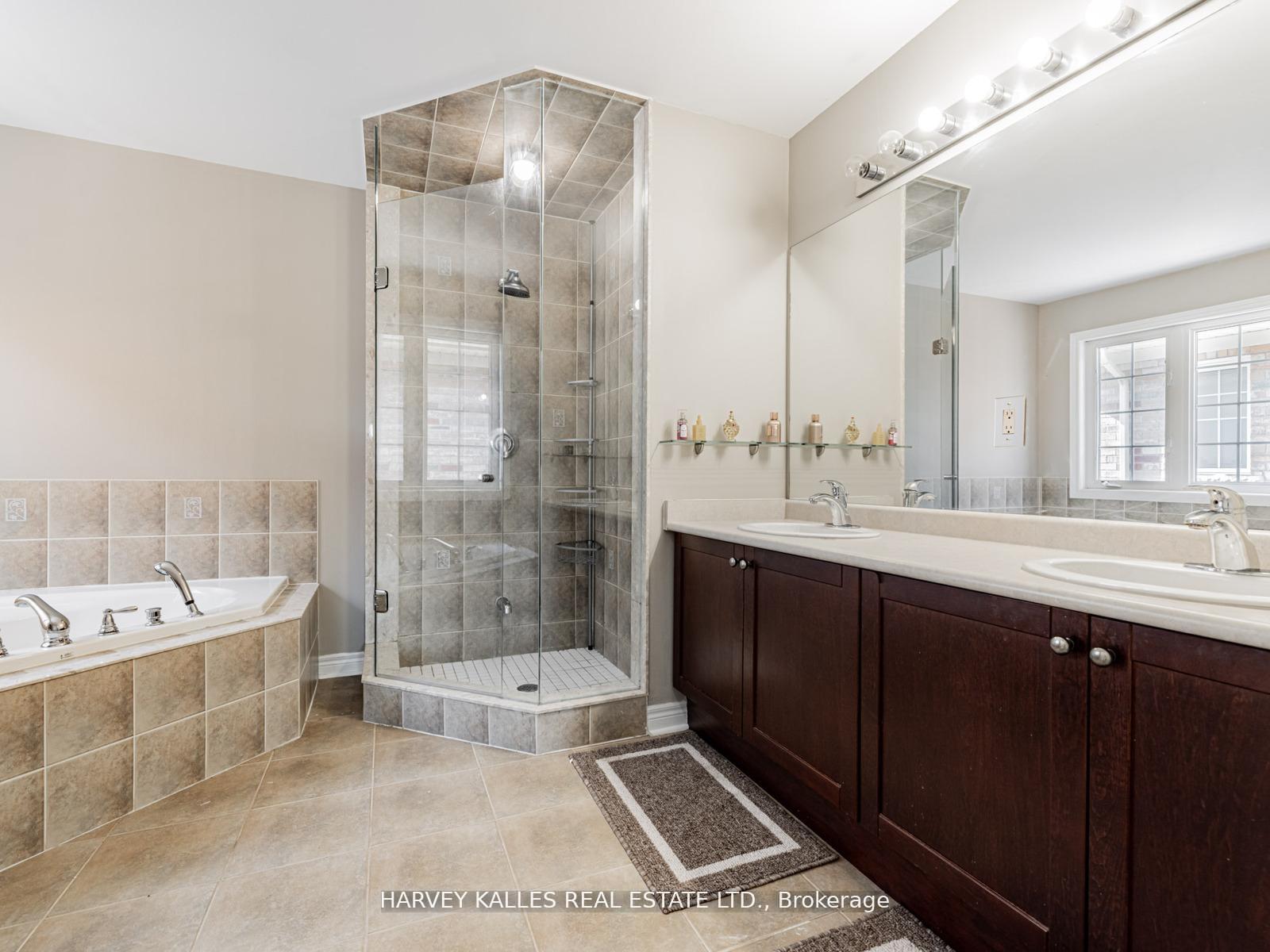 Photo 25 of 41 William Bowes Boulevard, Vaughan, Patterson — HOMEH