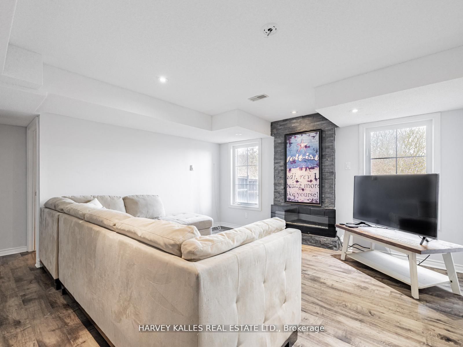 Photo 27 of 41 William Bowes Boulevard, Vaughan, Patterson — HOMEH