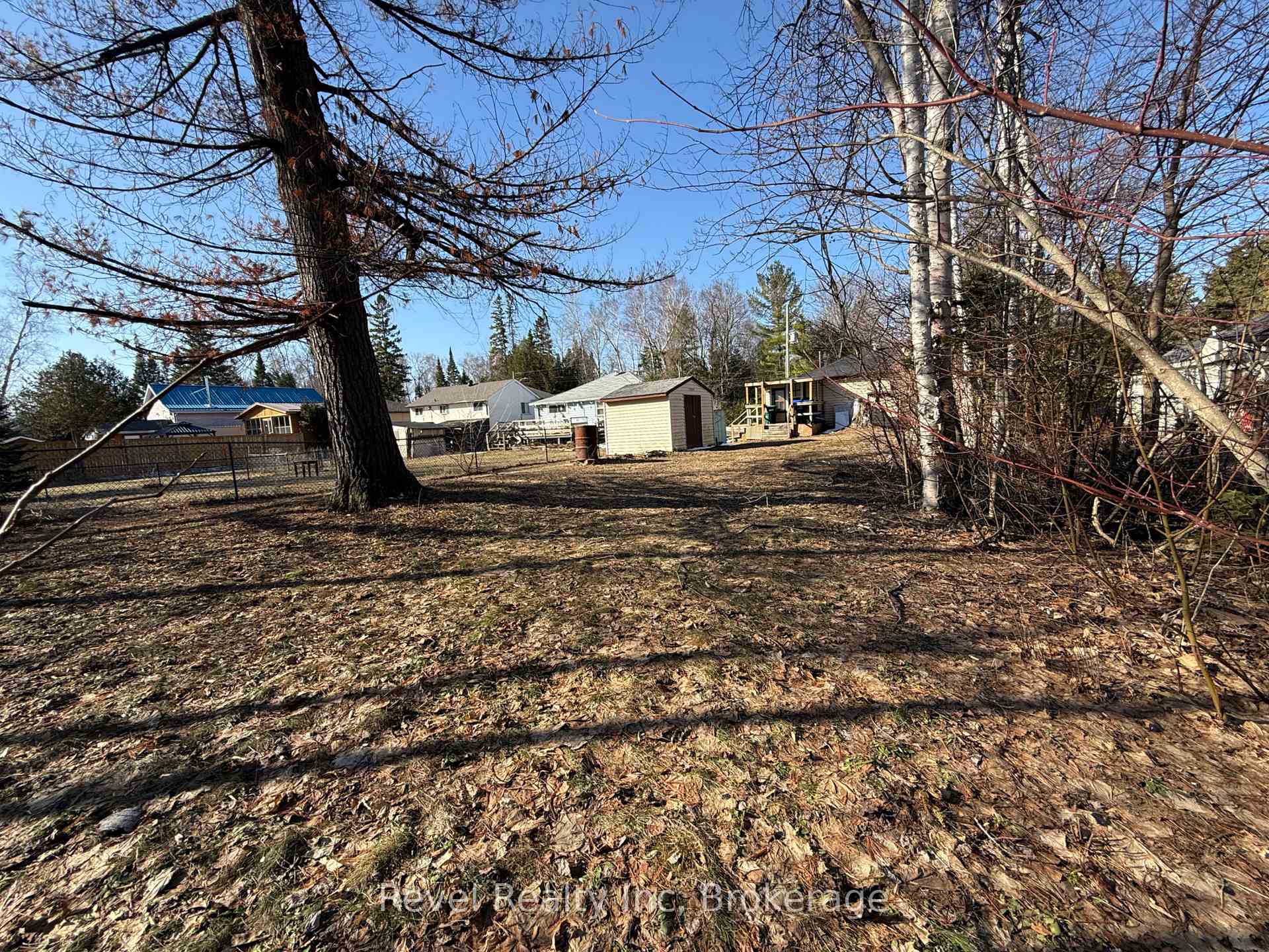 Photo 8 of 35 61st Street S, Wasaga Beach — HOMEH