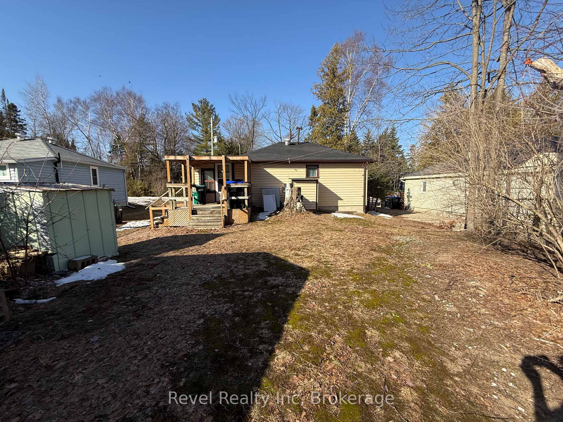 Photo 10 of 35 61st Street S, Wasaga Beach — HOMEH