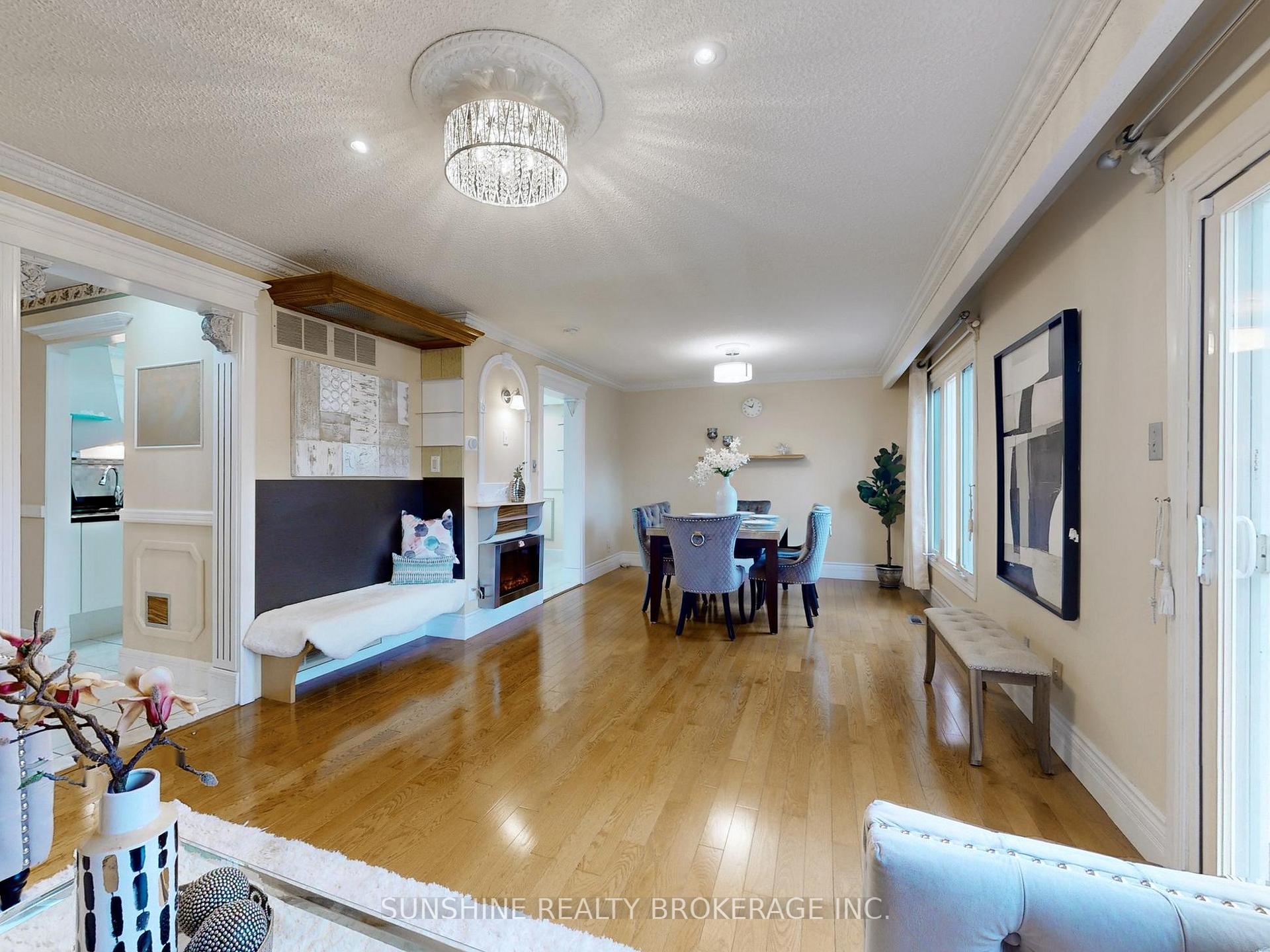 Photo 10 of 103 Longmeadow Crescent, Markham, Milliken Mills West — HOMEH