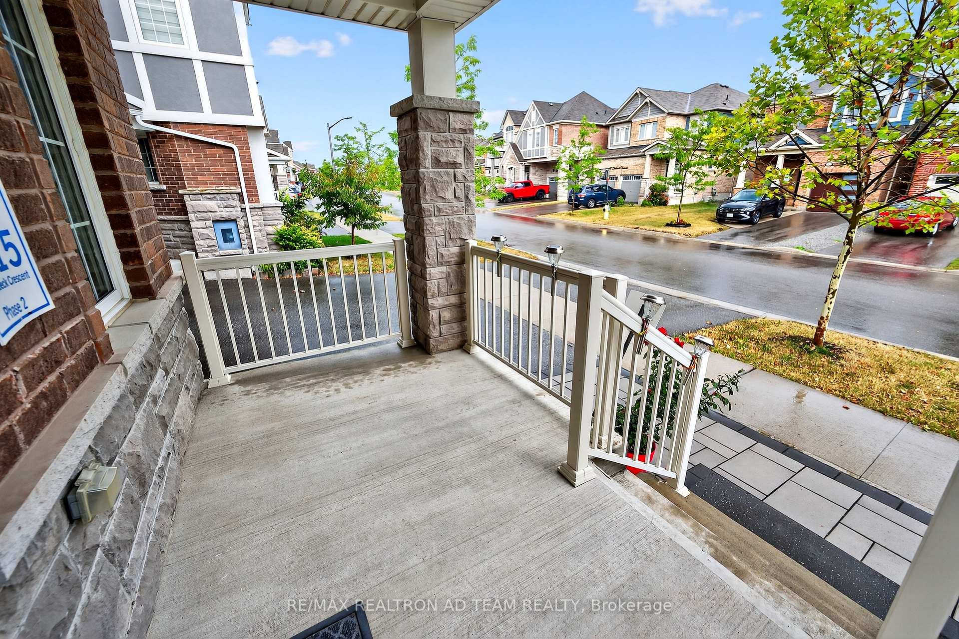 Photo 4 of 53 Littlebeck Crescent, Whitby, Rural Whitby — HOMEH