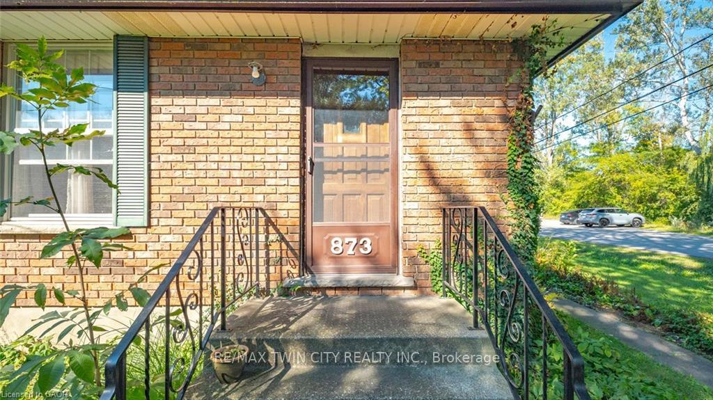 Photo 2 of 873 South Pelham Road, Welland, N. Welland — HOMEH