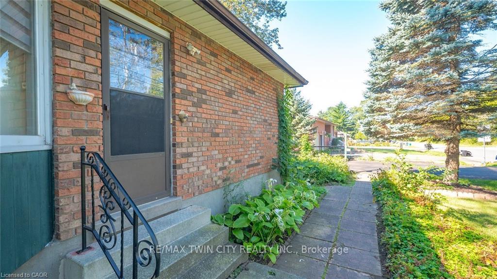 Photo 4 of 873 South Pelham Road, Welland, N. Welland — HOMEH